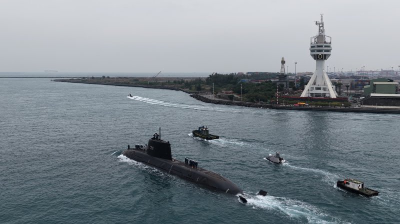 台船：「海鯤軍艦」完成第四次浮航海試