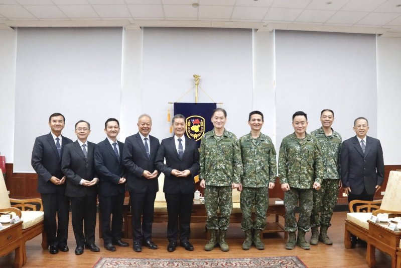 慈濟春節敬軍　慰勉八軍團官兵助民辛勞齊聚