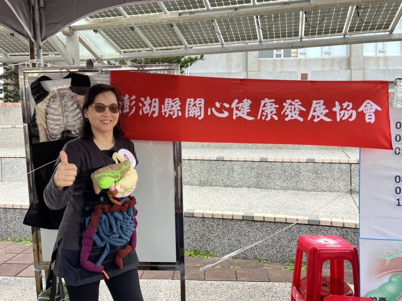 陳慧娟婦女節現身宣導健康　親製「透視衣」展現女力與生命韌性