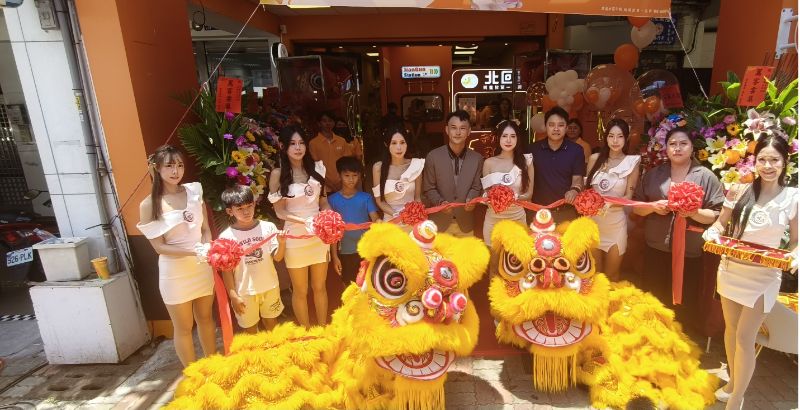祥獅獻瑞 剪綵大吉 圖/楊佳頤 攝 祥獅獻瑞 剪綵大吉 圖/楊佳頤 攝