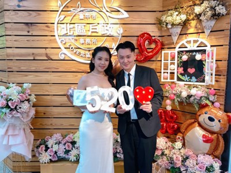 5/20甜蜜爆棚！ 台中657對新人登記結婚創紀錄　50年後重逢初戀、跨海戀修成正果成最暖焦點