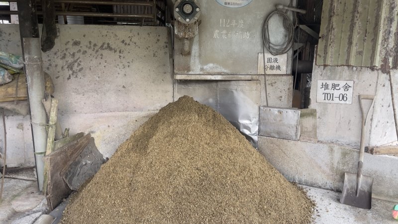 盛夏蟲媒大作戰！新北動保處自製捕蠅神器攜手農戶阻絕「吸血蠅」