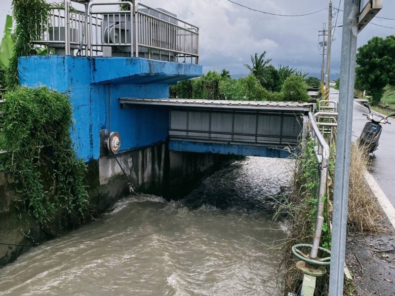 極端豪雨致美濃局部積淹水 農水署高雄管理處啟動應變全力協助地方排水