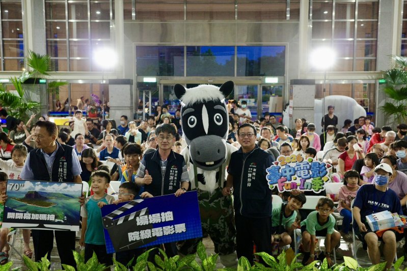 《蠟筆小新》打頭陣！「台中電影Fun-In季」開跑 新聞局長：超強片單、豐富好禮陪伴親子Fun暑假
