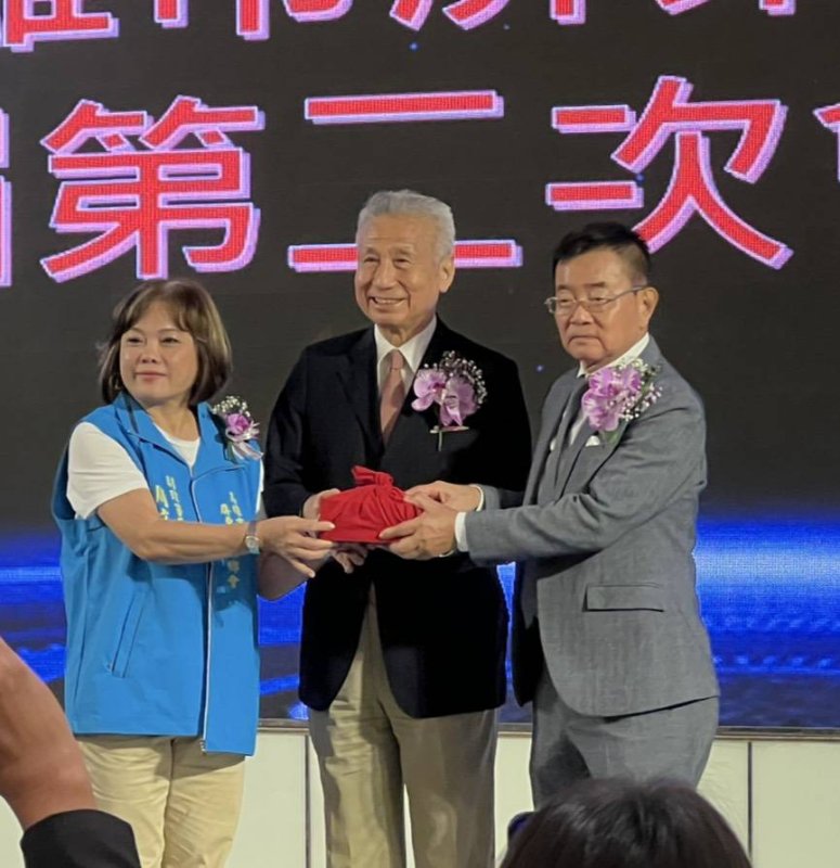  屏東同鄉會第十六屆大會圓滿落幕！羅志明博士三度接掌理事長，用「愛鄰如己」點亮屏東未來