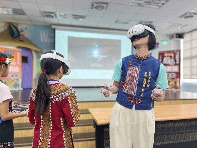 戴上VR走進部落！新北「原」氣族語育樂營登場 從科技體驗認識原民文化