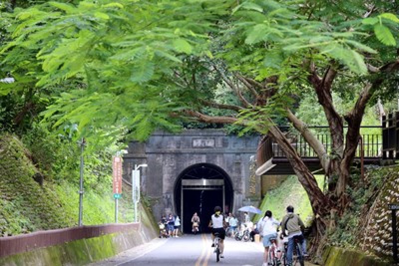 暑假Bike Chill！台中3條自行車專用道 綠蔭、隧道一路暢騎