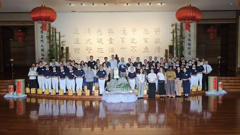 從地震颱風到蔬食餐桌 貝蒙論壇來臺專家體驗慈濟「即知即行」