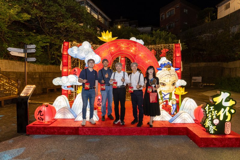 九份紅燈籠閃耀山城夜色 霹靂布袋戲共譜光影新章