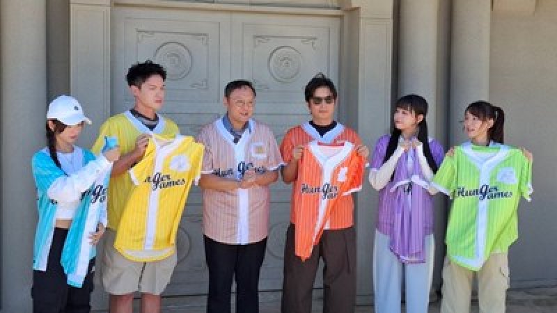 鄭副市長攜手《飢餓遊戲》宣傳台中鍋烤節　邀全民投票抽限量簽名球衣
