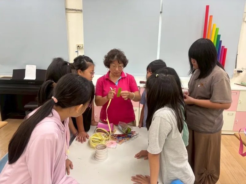 香香的故事媽媽專欄｜閱讀列車開進杉林上平國小—在繪本與創作中，看見孩子的光芒