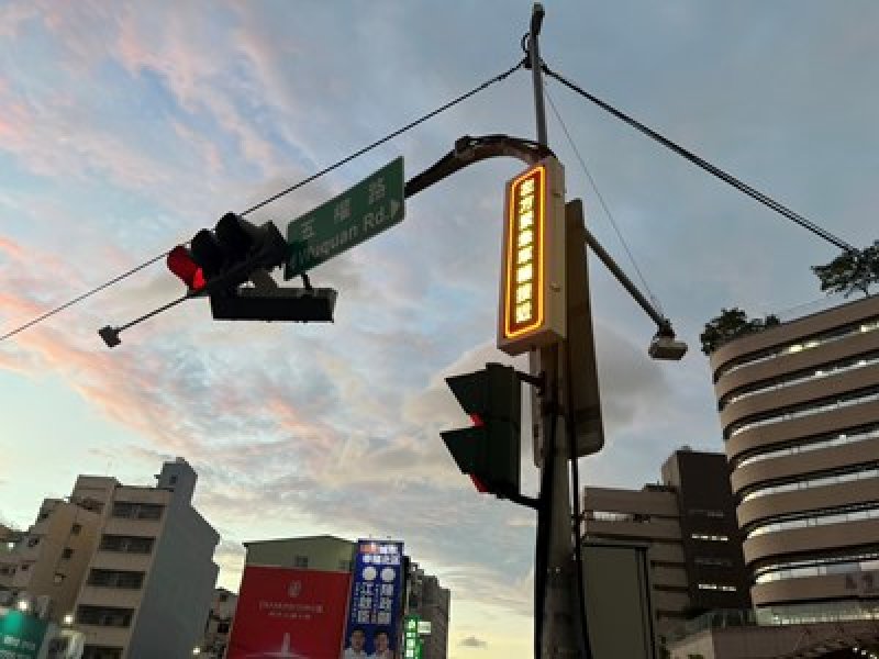 守護市民黃金救援時間！ 中市全國首創AI辨識救護車警鳴聲 首波33處路口啟用、綠燈通過率逾9成