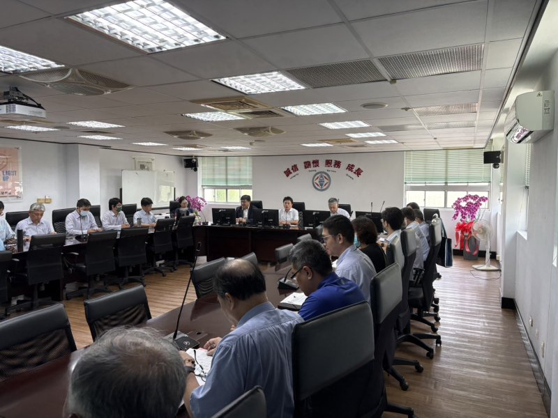 紅霞颱風掠過外海 台電高雄區處全力戒備防颱 請民眾多利用網路通報查詢停復電資訊
