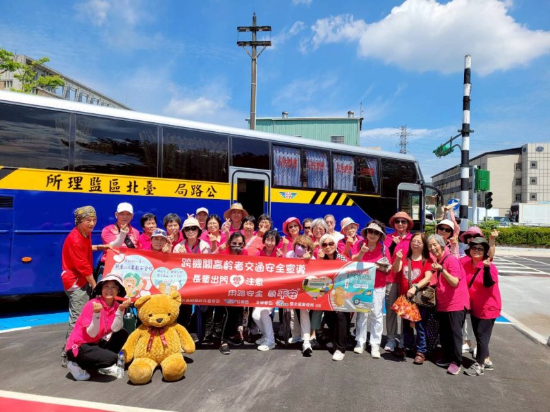 新北市響應「機車安全月」 強化高齡者道安宣導及實境體驗雙管齊下