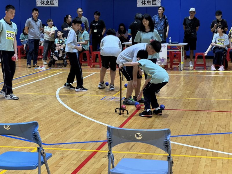 一步一穩、全力以赴 一步一穩、全力以赴