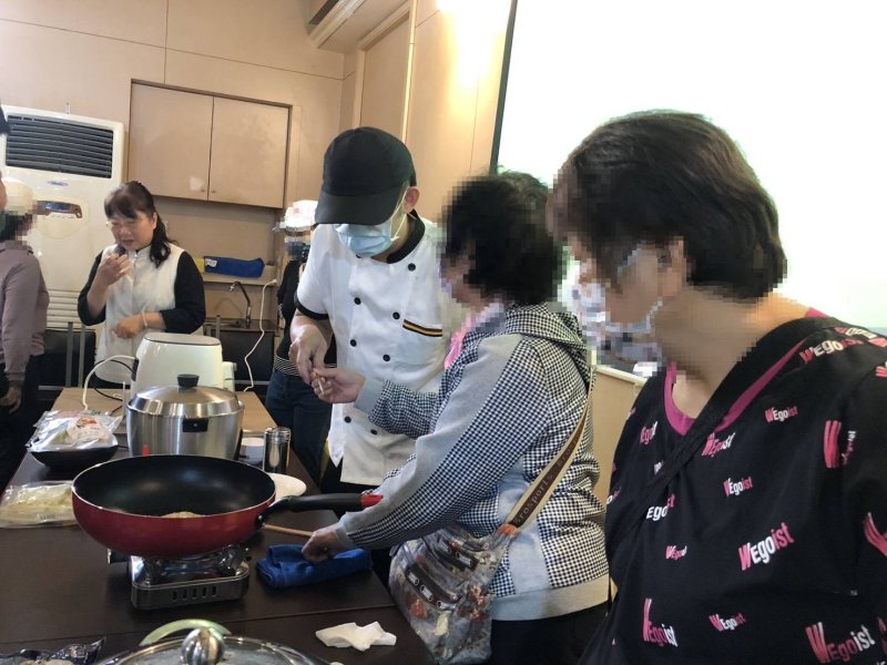 產業探索活動-體驗內場烹調(主廚指導）