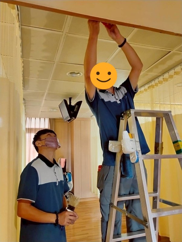 在一般職場努力工作