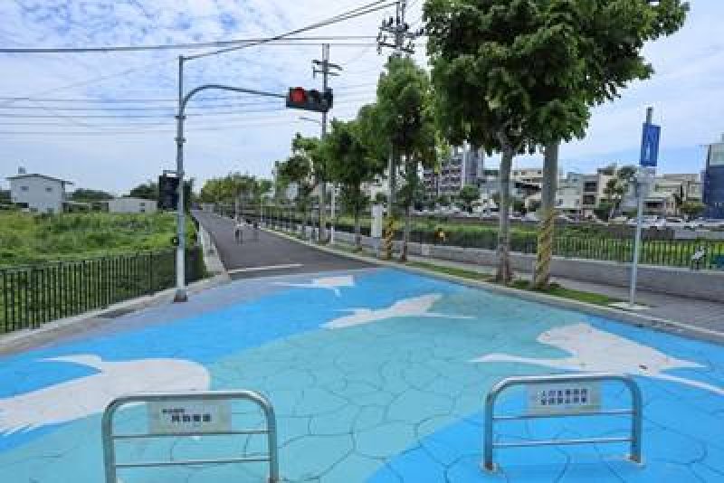 旱溪水岸阿勒樂道入口意象 旱溪水岸阿勒樂道入口意象