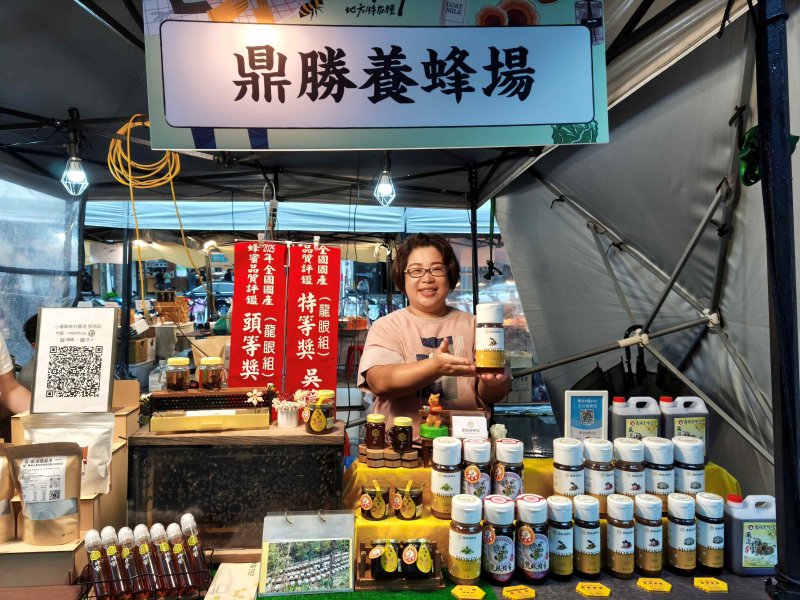 鼎勝養蜂場於全國蜂蜜評鑑多次獲獎，蜂蜜香甜好品質深受消費者喜愛
