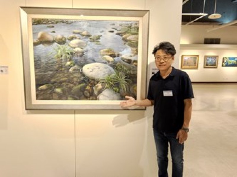 「臺灣國際藝術協會第26屆金藝獎」油畫類第一名由許弘明以作品「城市流域」獲得肯定