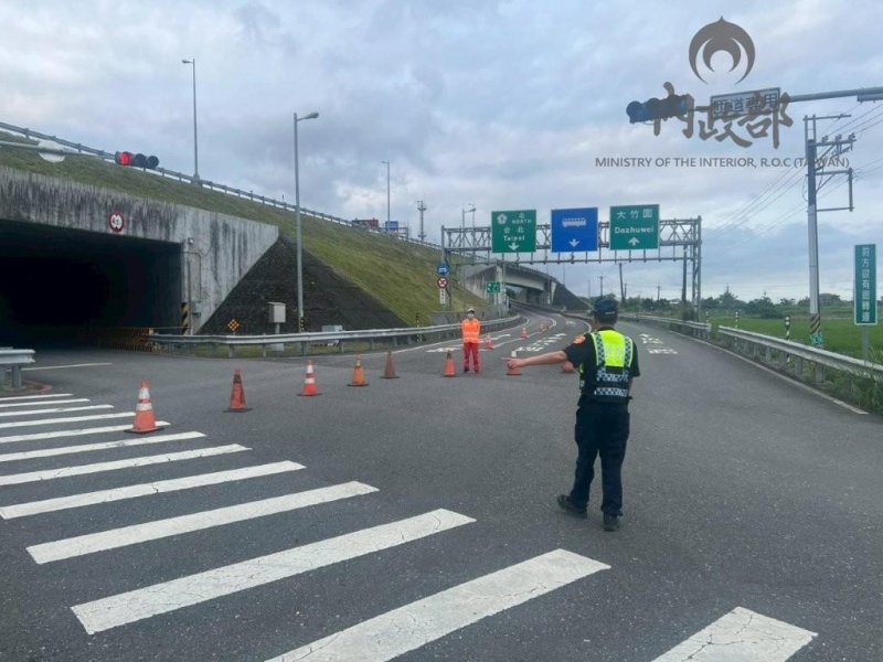 本次中秋節及教師節連續假期國道特定路段及時段將實施高乘載管制及匝道封閉等管制措施